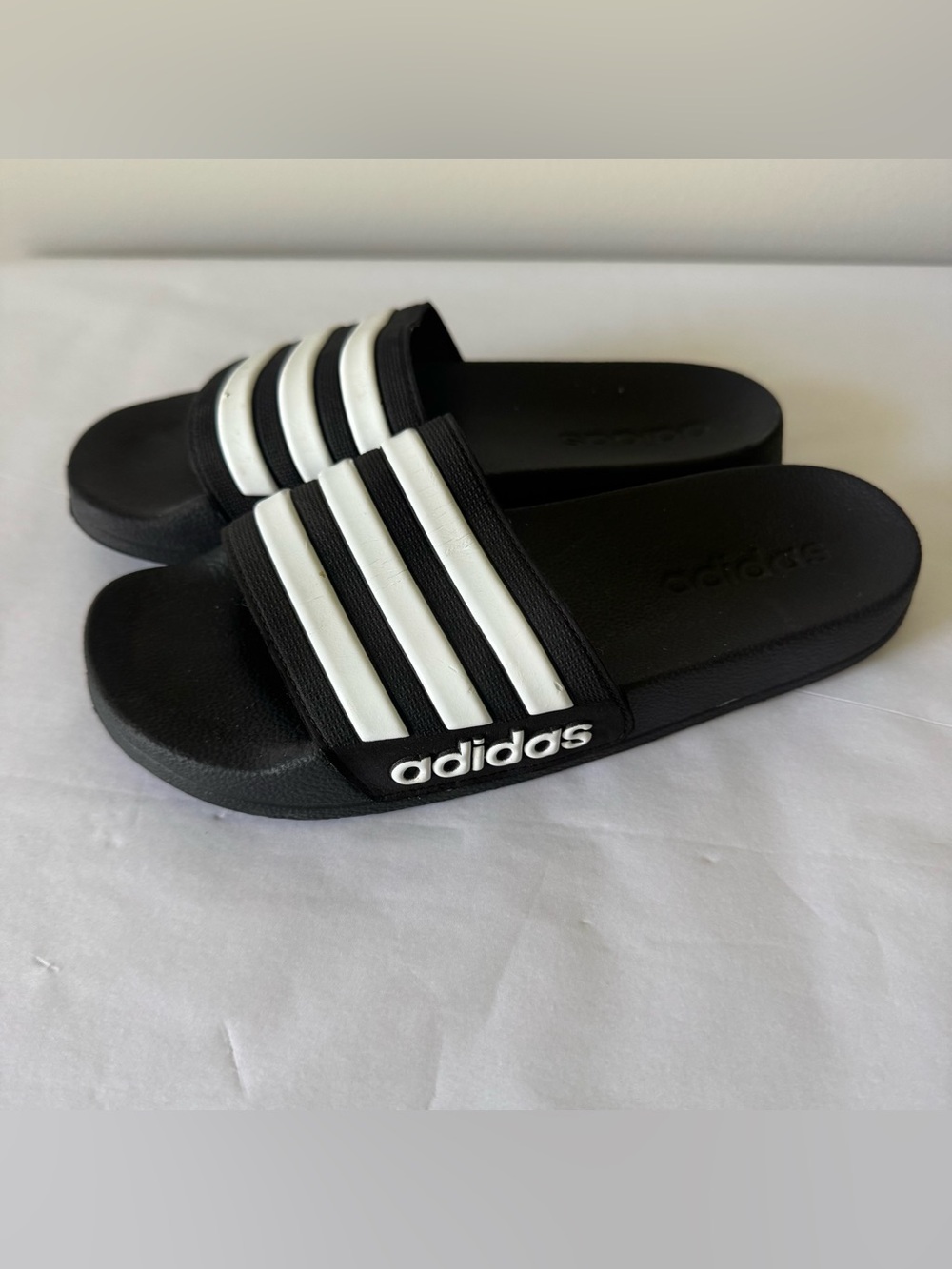 ADIDAS Size 3 Boys Slides Sandals